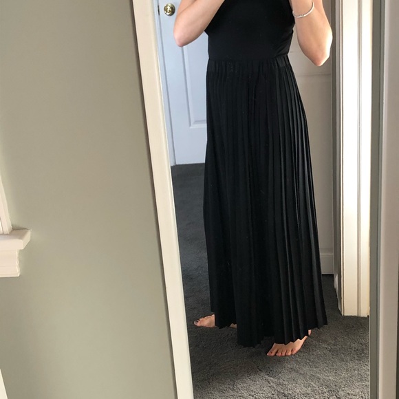 XS Skirt floor length pleated Banana Republic